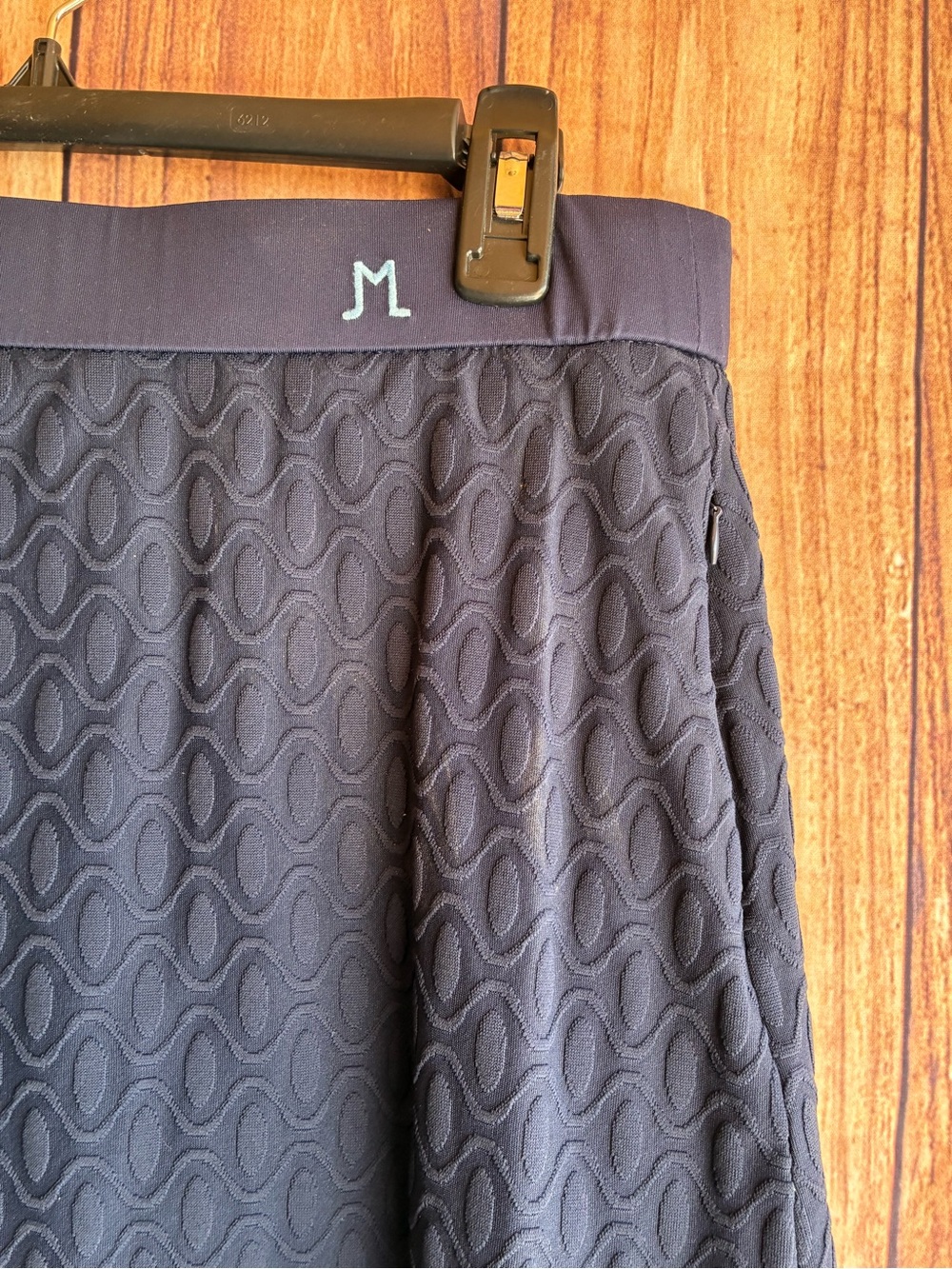 J. McLaughlin Agnes Navy Blue Tennis/Golf/Pickleball Ruffle Skirt
Size Large - Picture 4 of 10